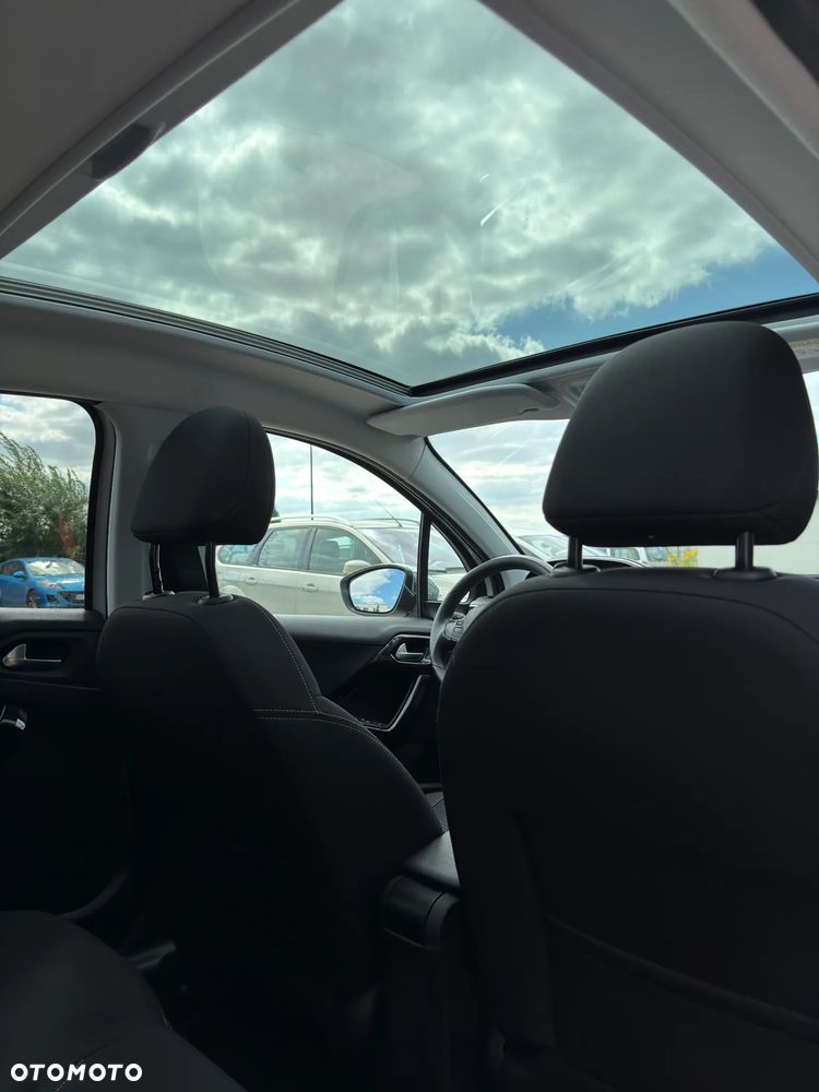 Peugeot 208 1.2 PureTech Allure S&S EAT6 - 13