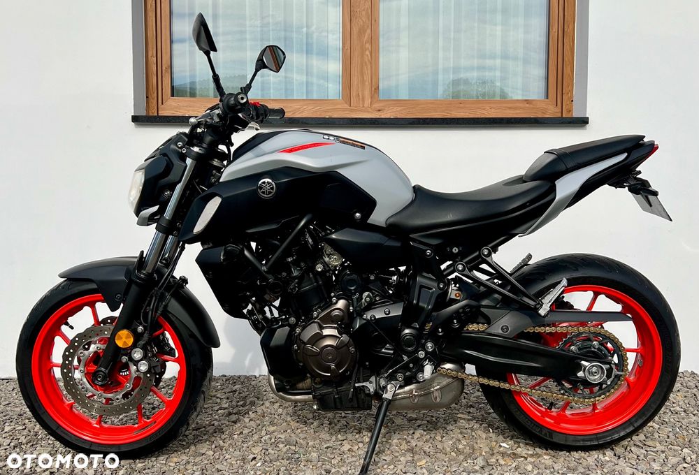 Yamaha MT - 7