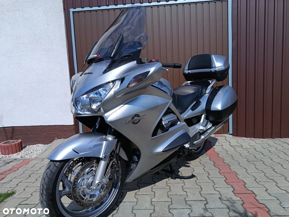 Honda ST - 16