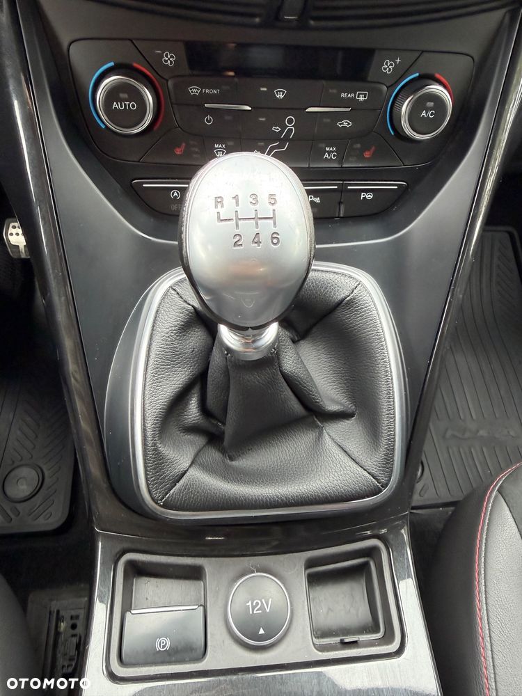 Ford Kuga 2.0 TDCi 4x4 ST-Line - 31
