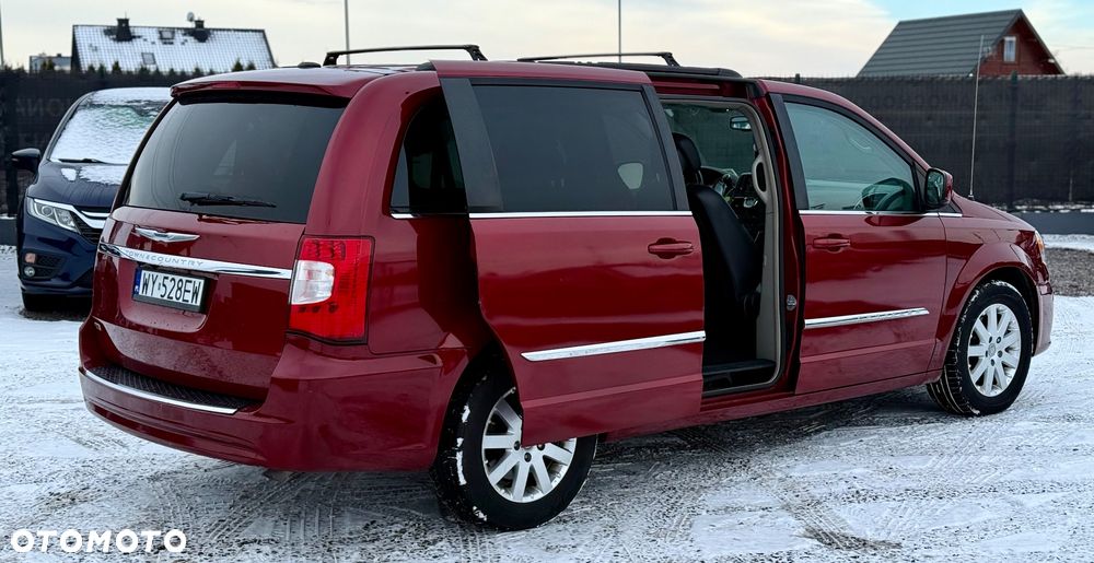 Chrysler Town & Country 3.6 Limited - 11