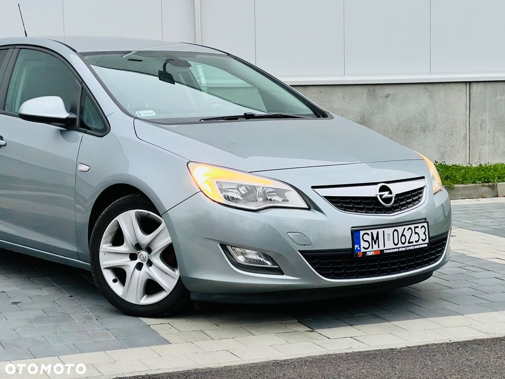 Opel Astra 1.4 Turbo Design Edition - 8