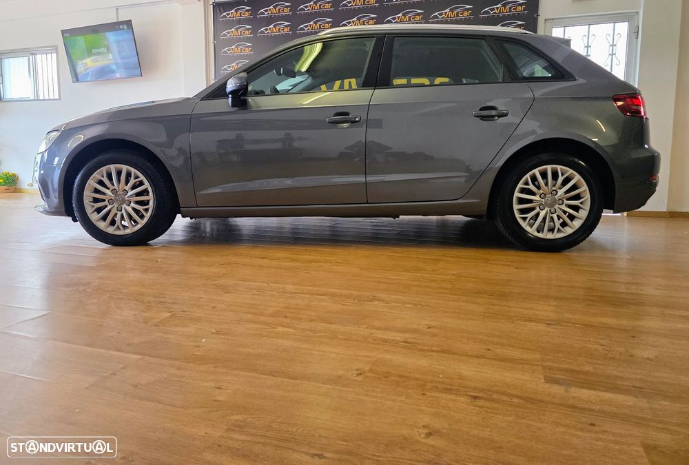 Audi A3 Sportback 2.0 TDI Design - 8