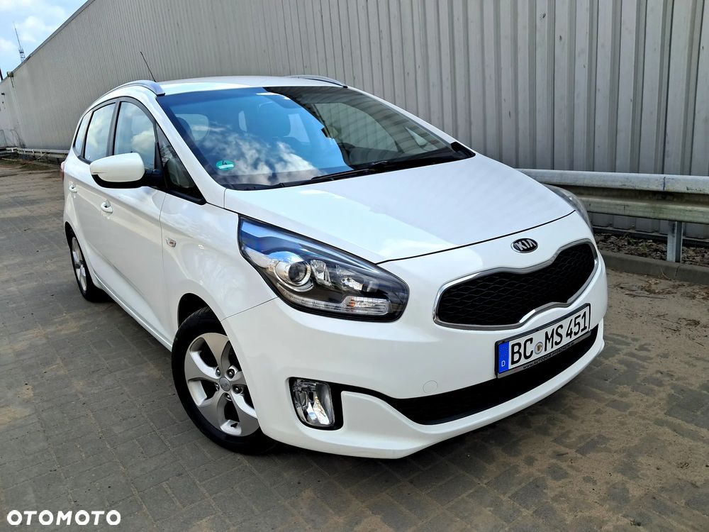 Kia Carens 1.6 GDI Dream Team Edition - 2