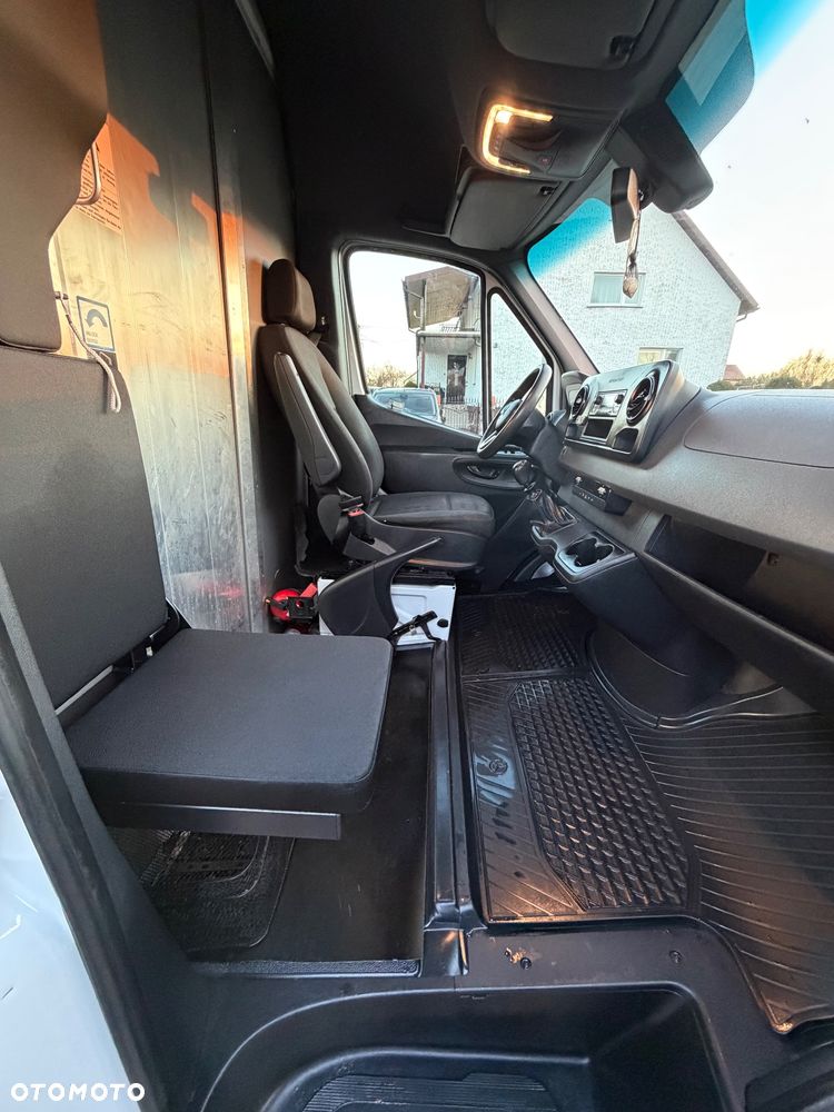 Mercedes-Benz Sprinter - 6