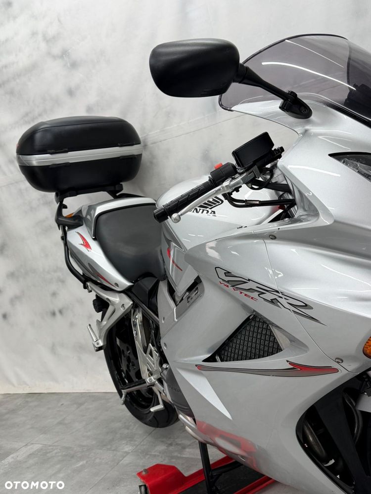 Honda VFR - 7