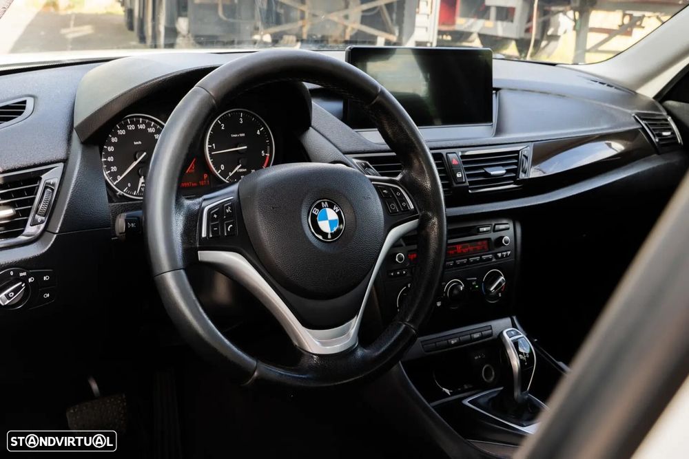 BMW X1 18 d sDrive Auto xLine - 11