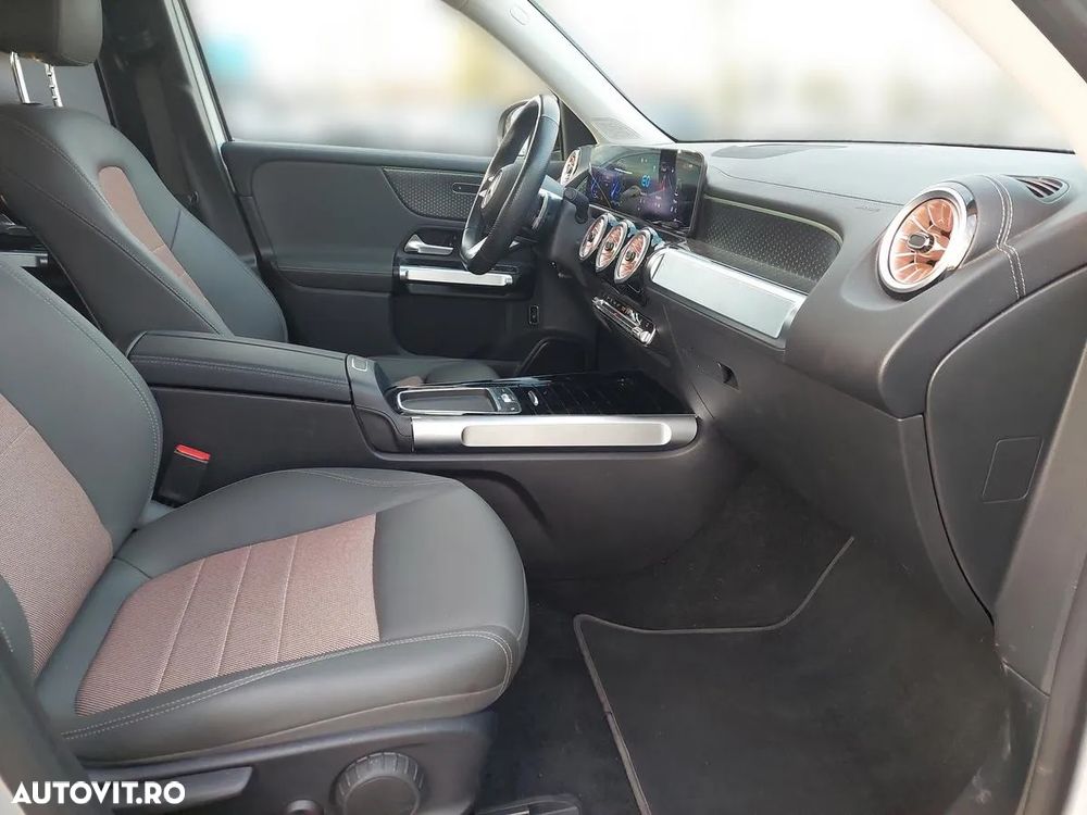 Mercedes-Benz EQB - 12