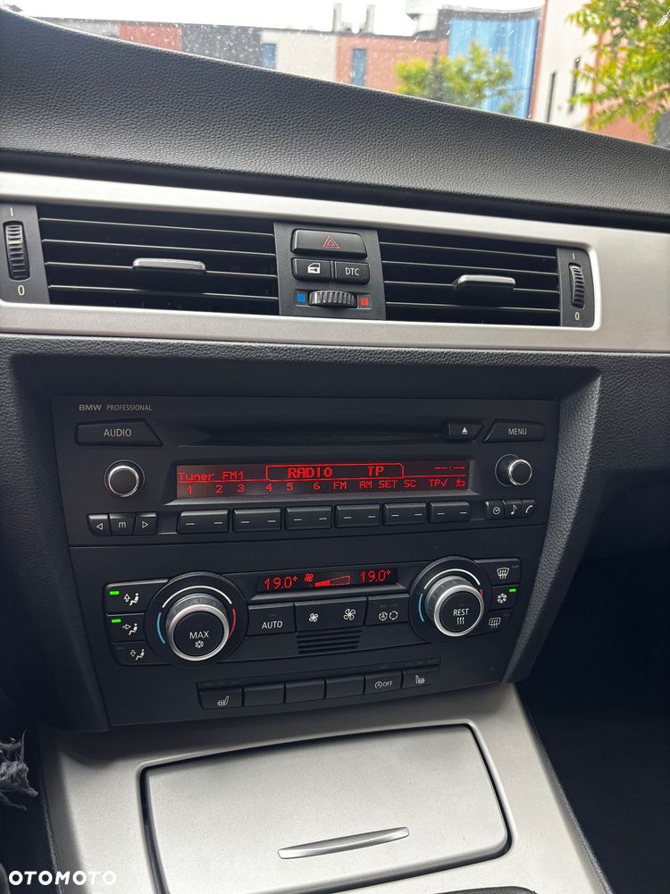 BMW Seria 3 318i Edition Exclusive - 9