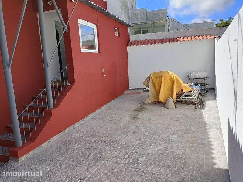 Moradia T4. Junto ao Palácio Nacional da Ajuda. - Grande imagem: 3/12