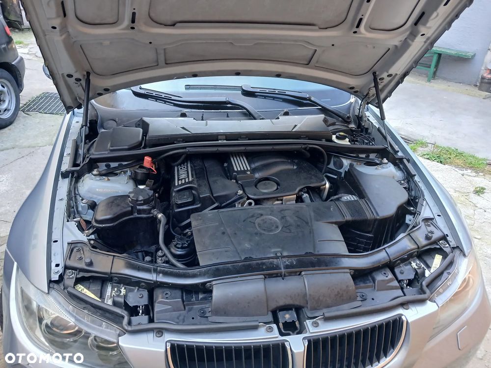 BMW Seria 3 320i - 17