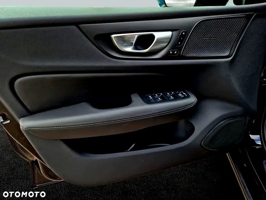 Volvo V60 B4 B Ultimate Dark - 9