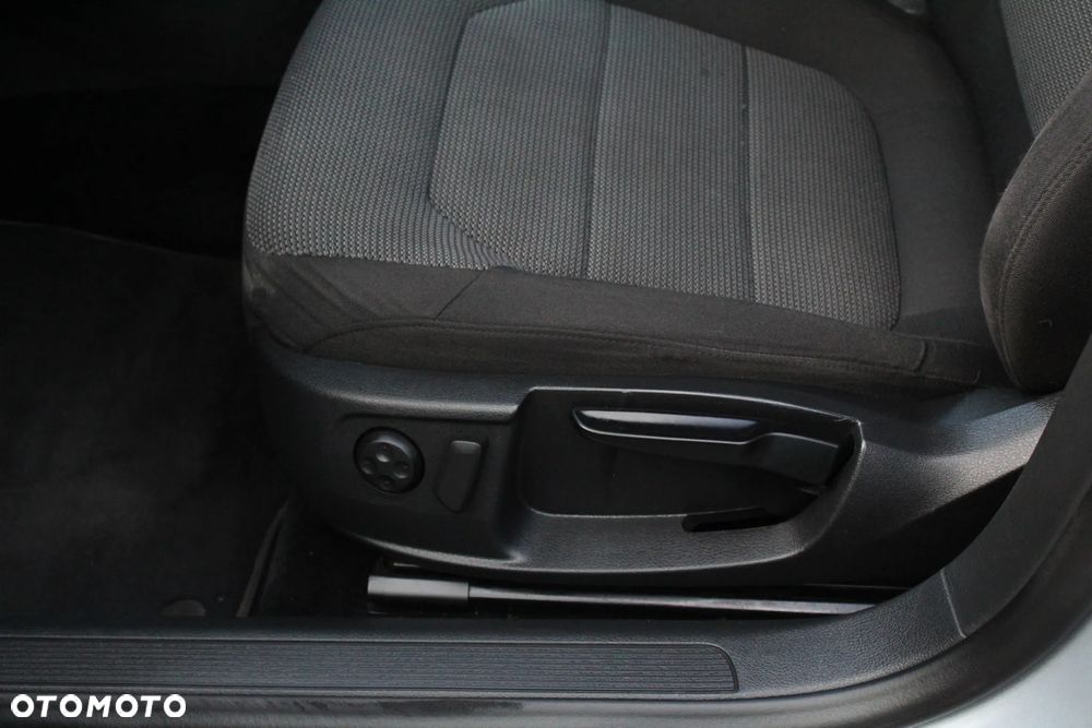 Volkswagen Passat - 8