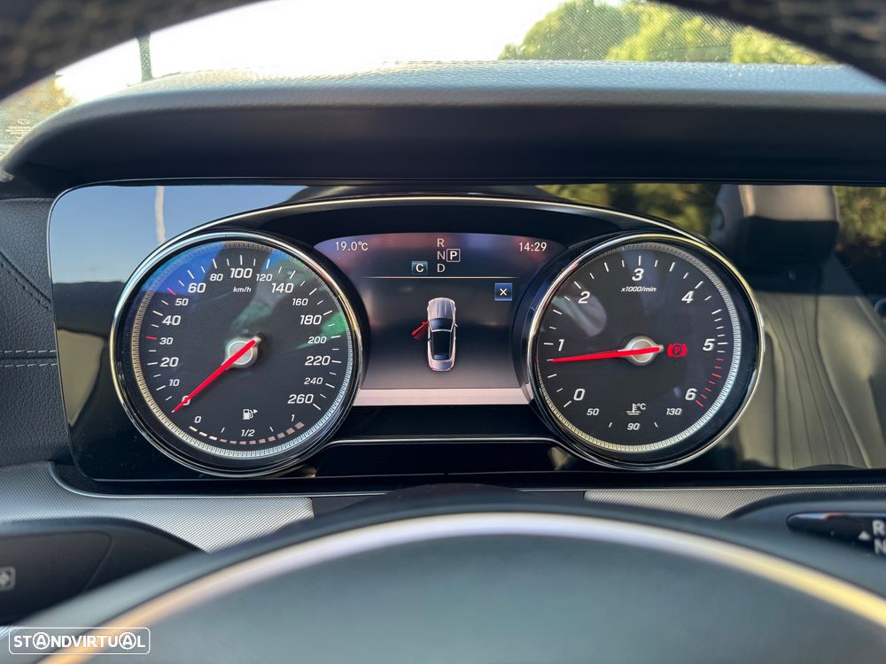 Mercedes-Benz E 220 d Cabrio 4Matic 9G-Tronic Avantgarde - 29