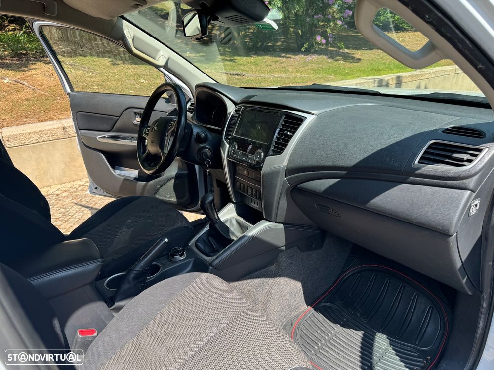 Mitsubishi L200 Pick Up 4x4 S&S Cabine Dupla Select - 16