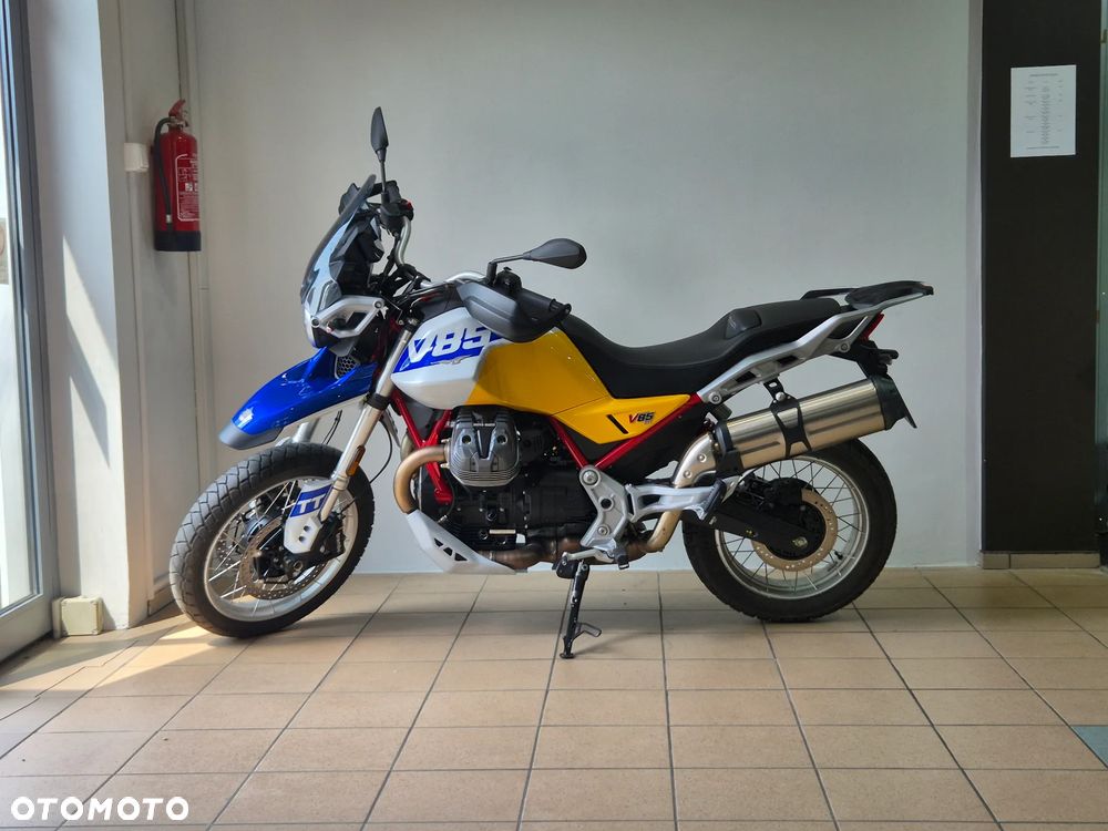 Moto Guzzi V85 - 2