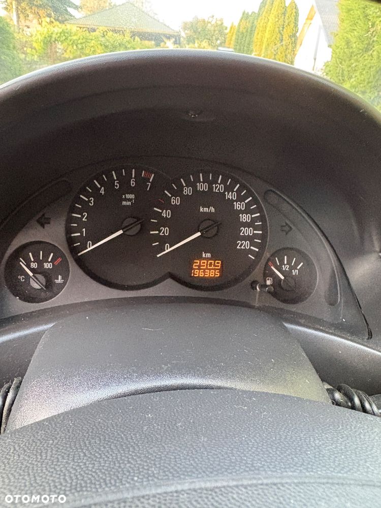 Opel Corsa - 10
