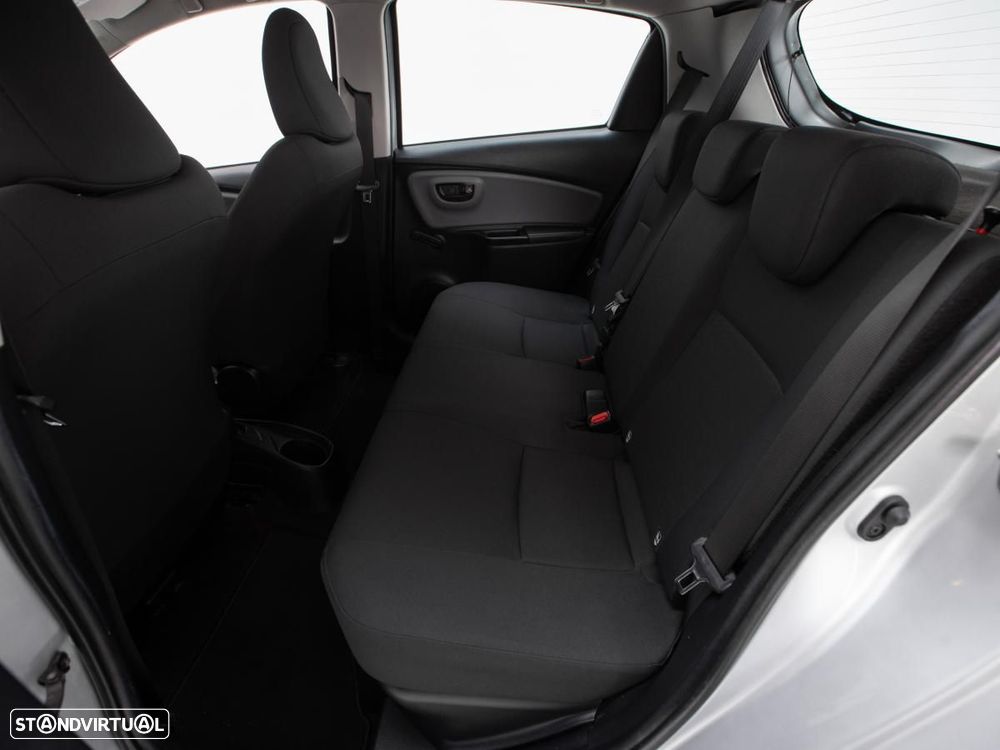 Toyota Yaris 1.5 HSD Active - 10