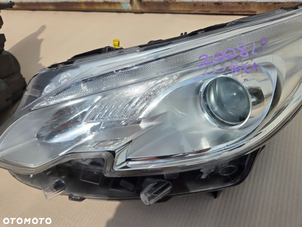 Lampy lampa przednia lewa prawa Peugeot 2008 I   9815405780   9815403080 - 4
