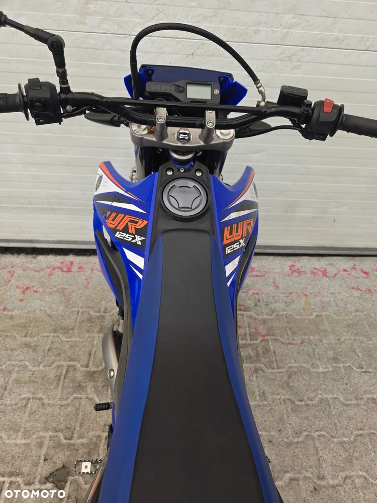 Yamaha WR - 28