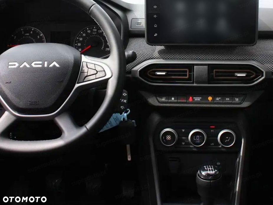 Dacia Sandero - 8