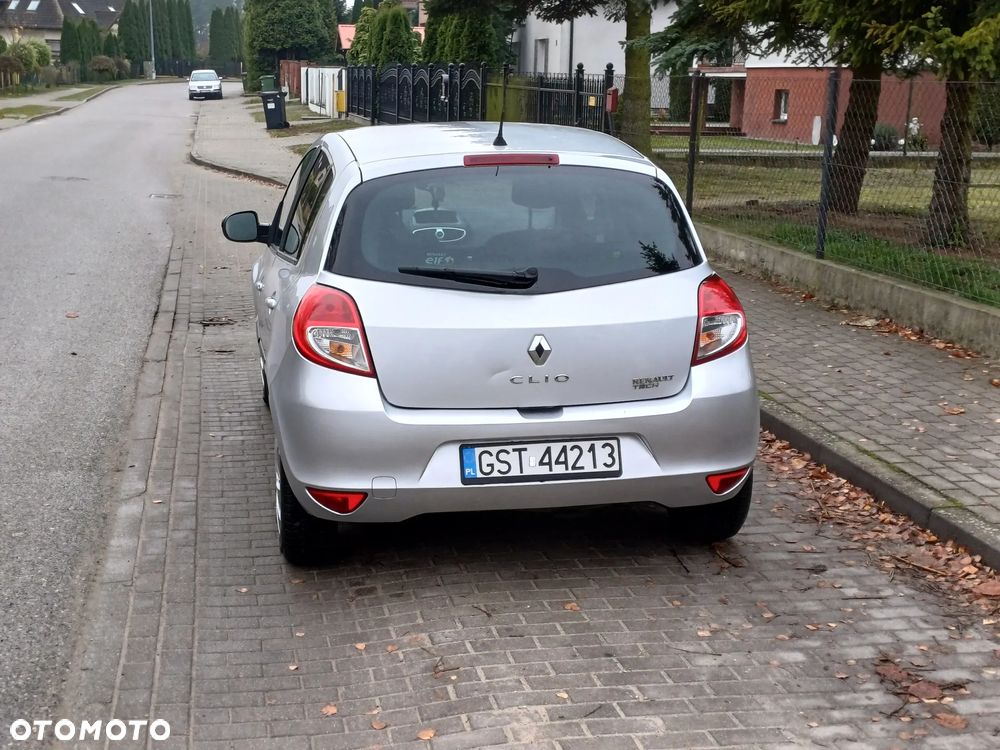 Renault Clio 1.5 dCi Alize - 10