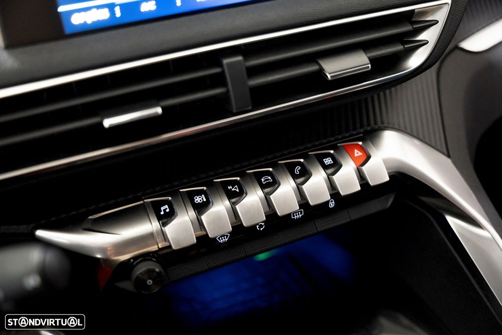 Peugeot 3008 1.2 PureTech Allure EAT8 - 8