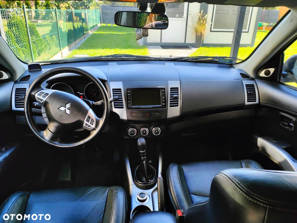 Mitsubishi Outlander - 6