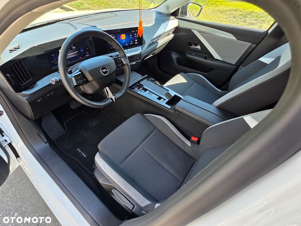 Opel Astra 1.6 T Plug-in Hybrid GSe - 19