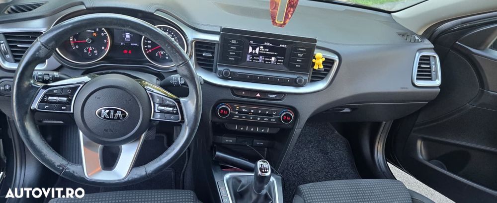 Kia Ceed - 12