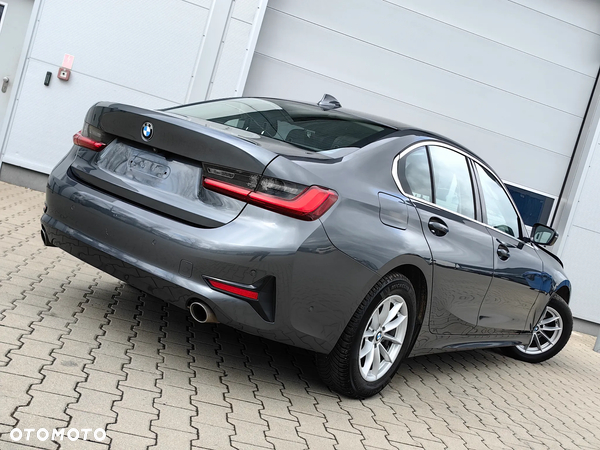 BMW Seria 3 318d Sport Line