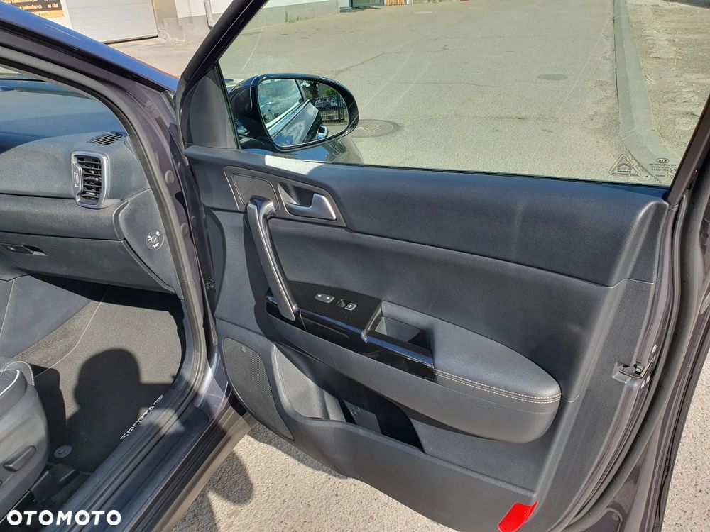 Kia Sportage 1.6 GDI 2WD DREAM-TEAM EDITION - 14