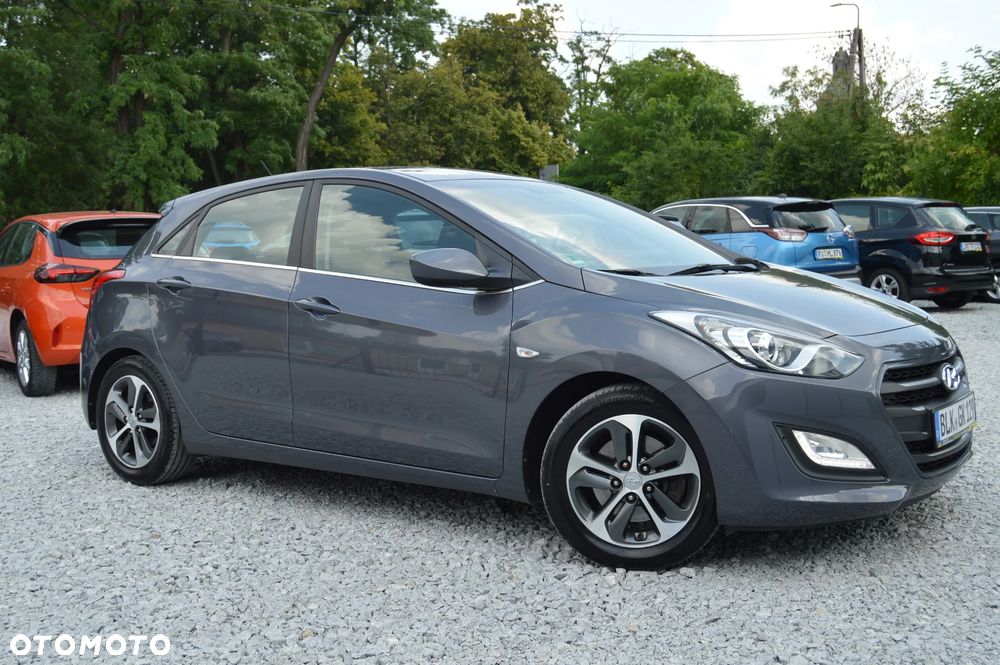 Hyundai i30 blue 1.6 GDI YES Gold - 16