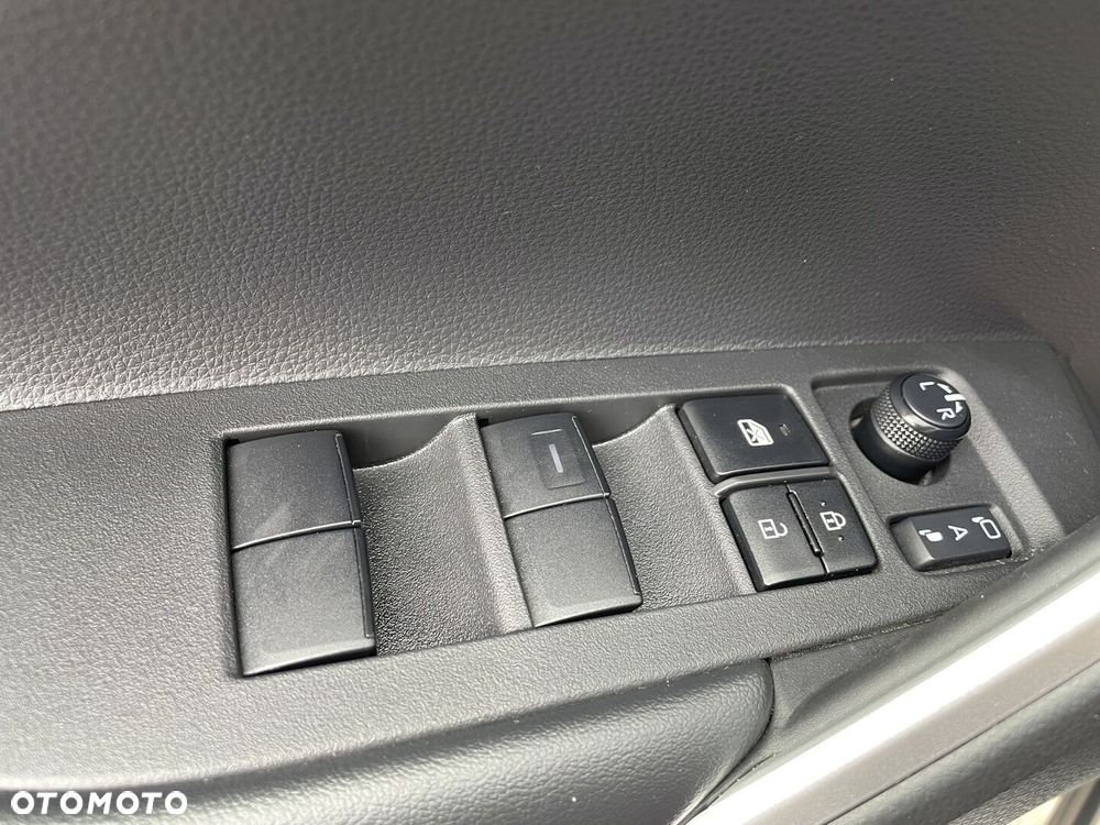 Toyota Corolla Cross - 25