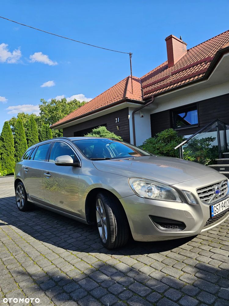 Volvo V60 D4 Momentum - 1