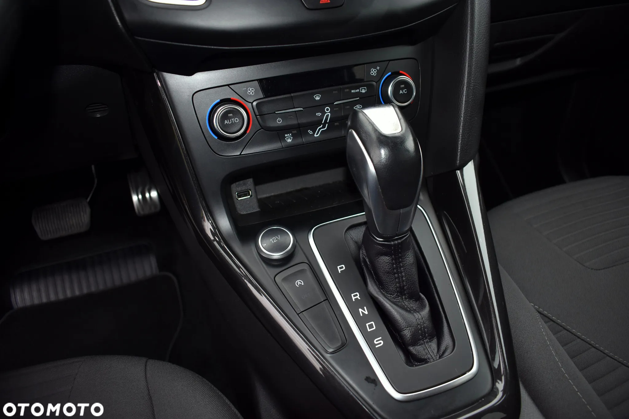 Ford Focus 2.0 EcoBlue ST-Line - 29