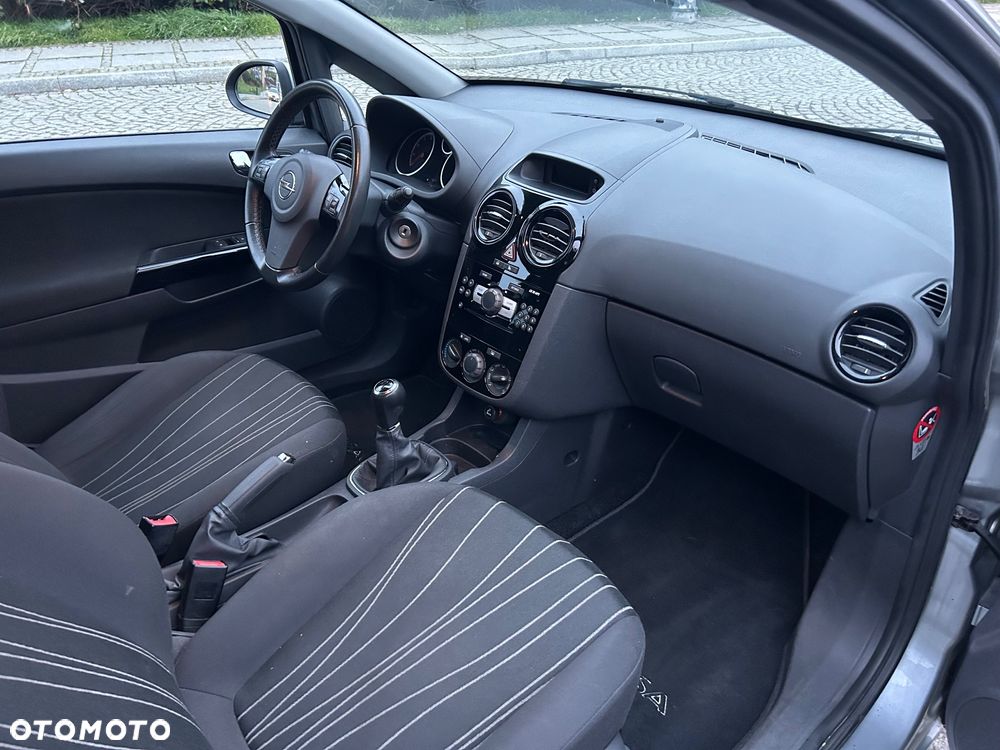 Opel Corsa 1.4 16V Edition 111 Jahre - 10