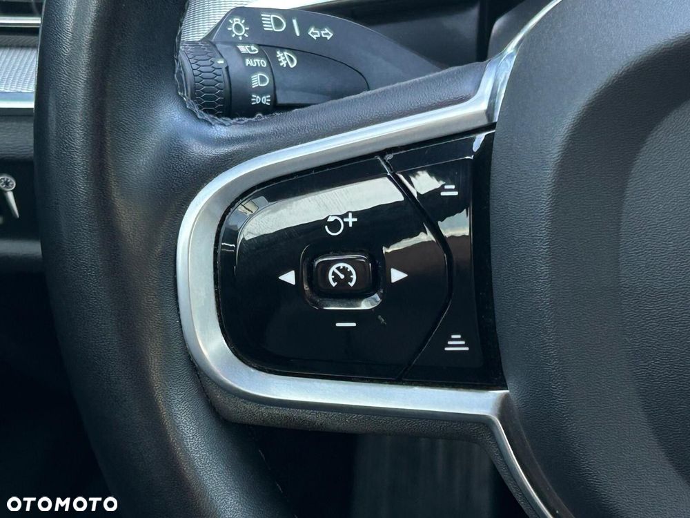 Volvo V60 B3 B Plus Dark - 21