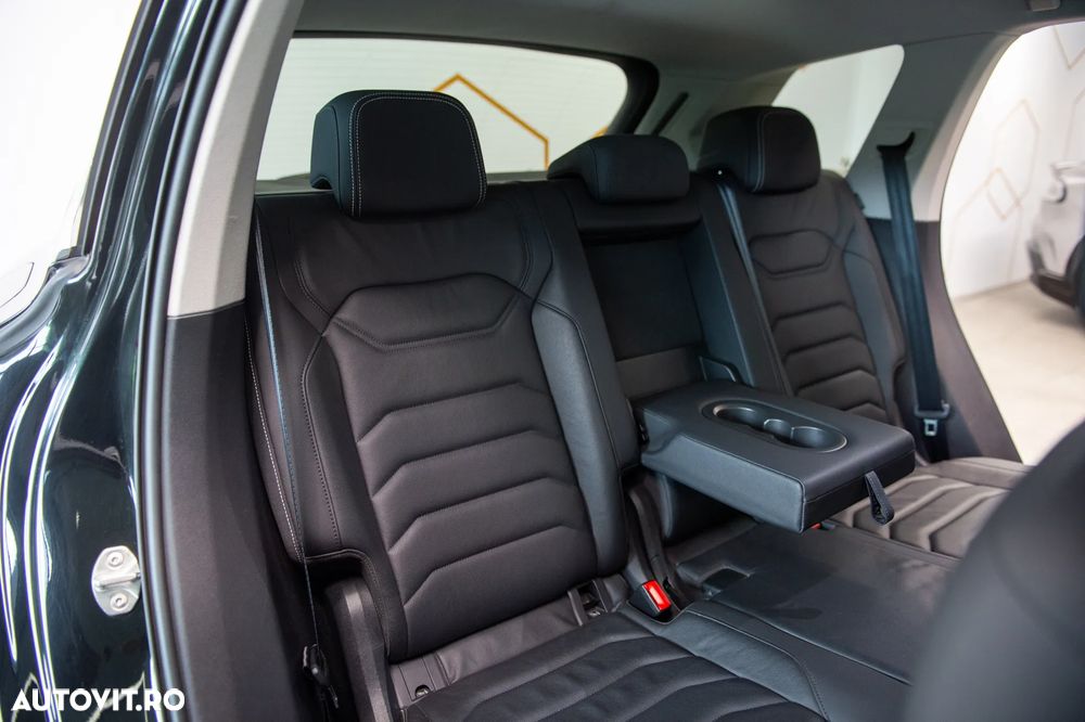 Volkswagen Touareg V6 TDI 4MOTION Elegance - 33