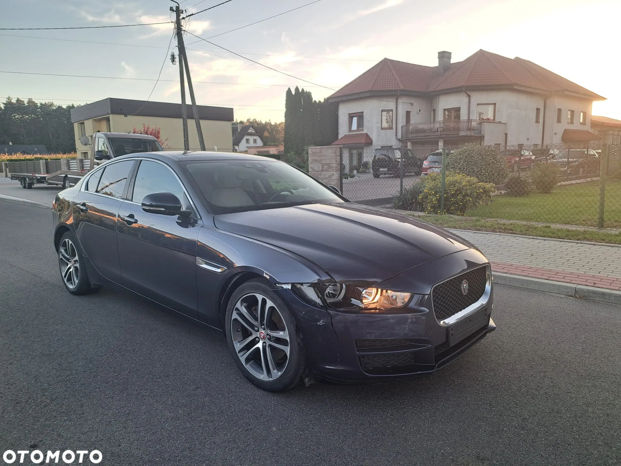 Jaguar XE 2.0 D Prestige - 5