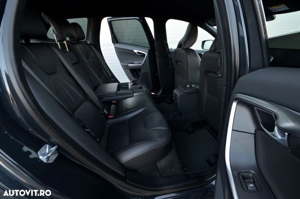 Volvo XC 60 D4 AWD Geartronic Summum - 19