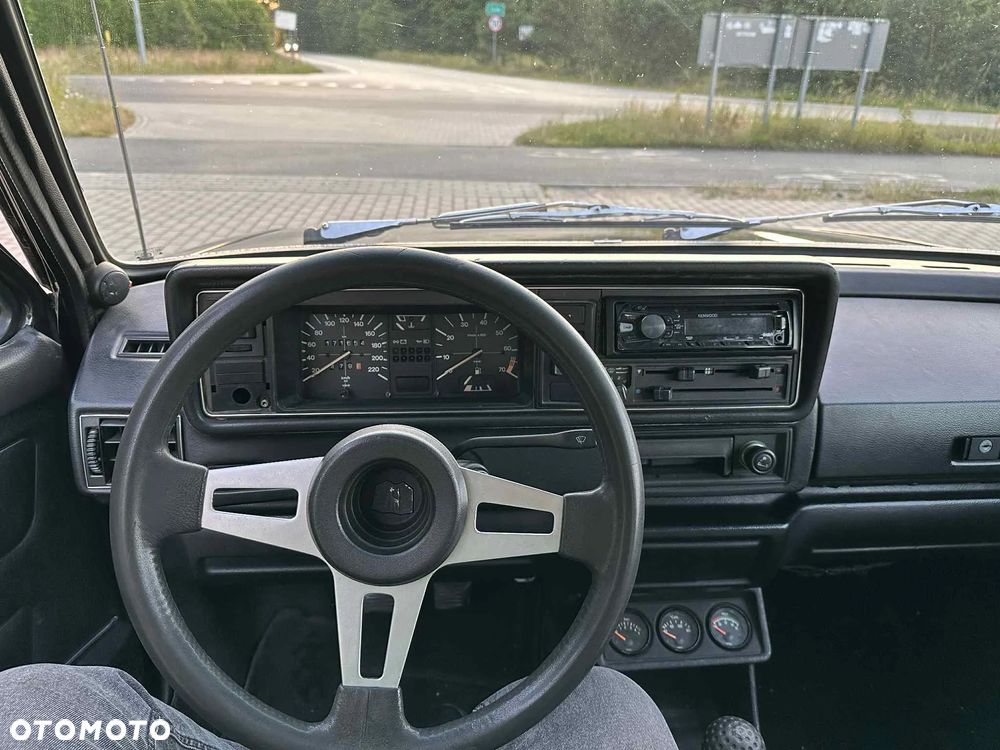 Volkswagen Golf 1.8 GL - 37