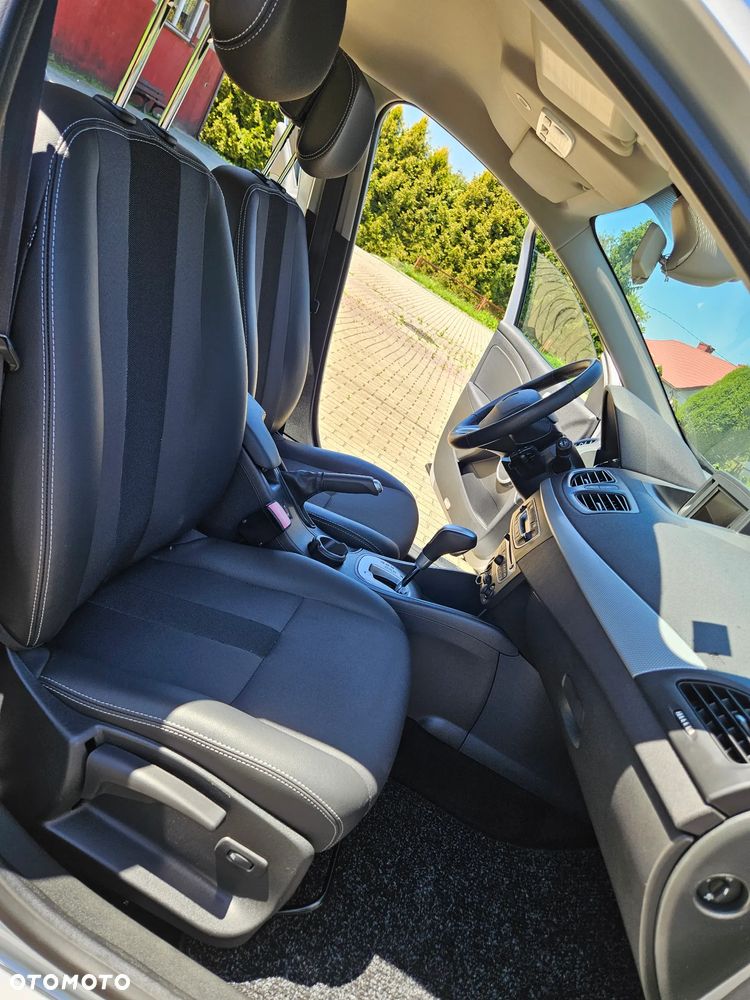 Renault Fluence dCi 110 FAP EDC Sportway - 31
