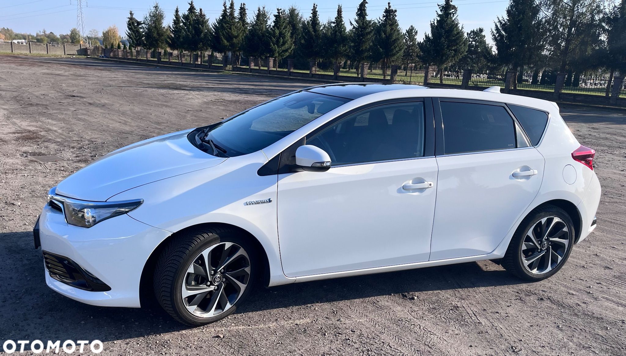 Toyota Auris Hybrid 135 Premium - 1