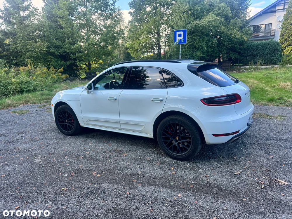 Porsche Macan Turbo - 3