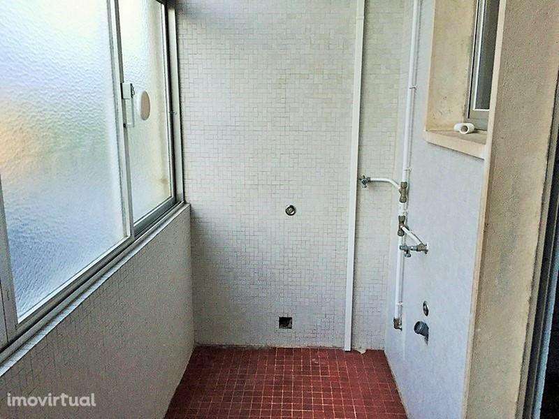 Apartamento T2 Remodelado - M. Sacramento - Grande imagem: 3/15