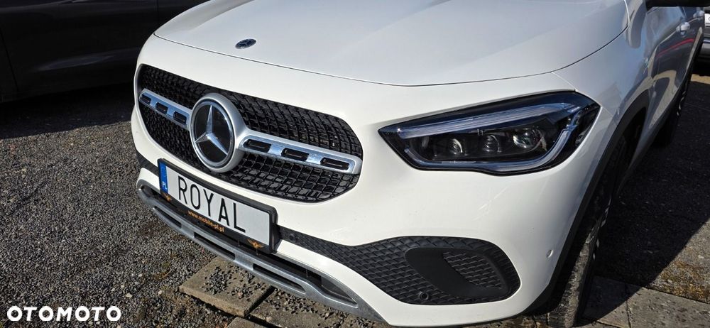 Mercedes-Benz GLA - 9