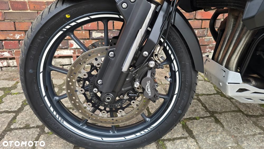 Triumph Tiger - 16
