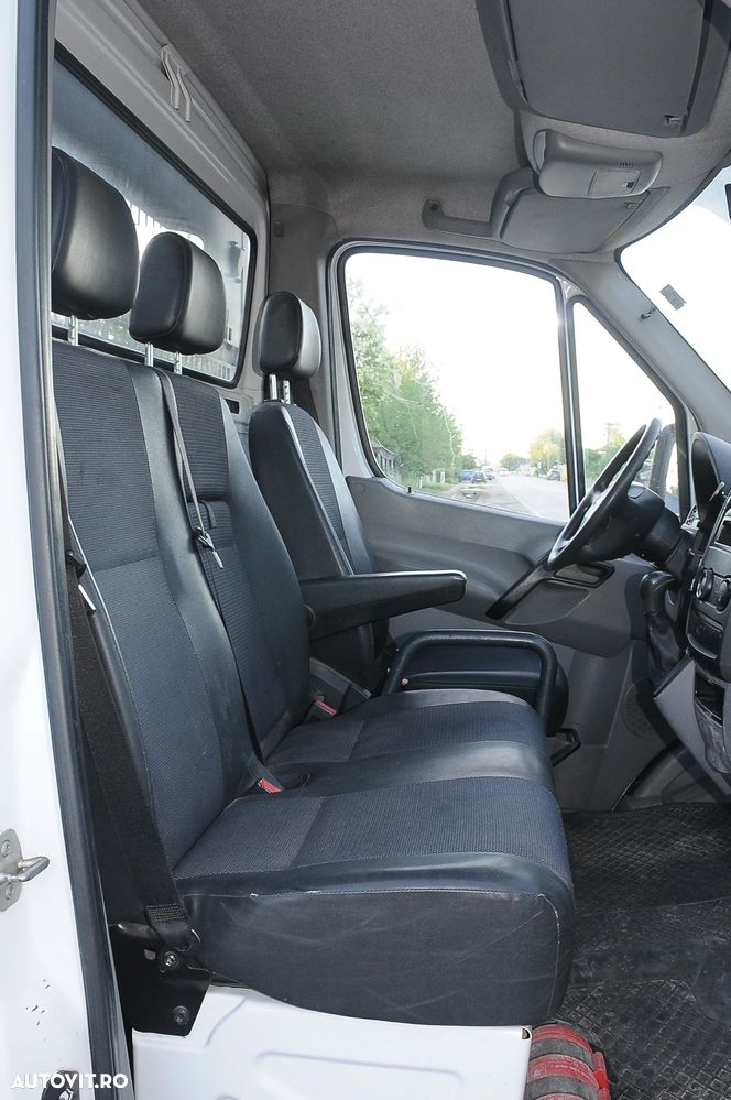 Mercedes-Benz Sprinter - 14