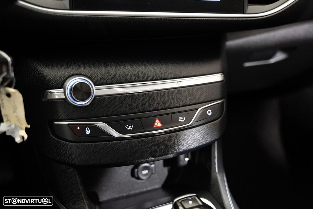 Peugeot 308 1.2 PureTech Allure EAT8 - 13